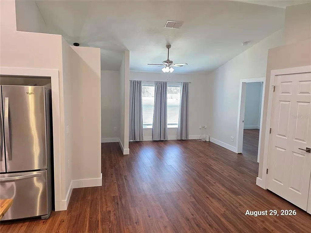 3 bed, 2.0 bath, 1624 sqft, $2,200 — Photo 3