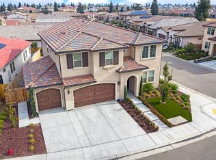 11562 N Via Casa Dr, Fresno, CA 93730