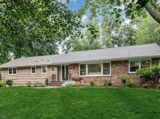 43 Berkshire Pl, Allendale, NJ 07401