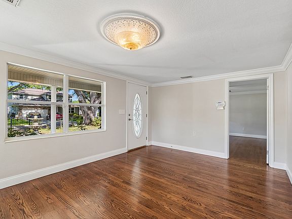 3rd image of 734 Elm St