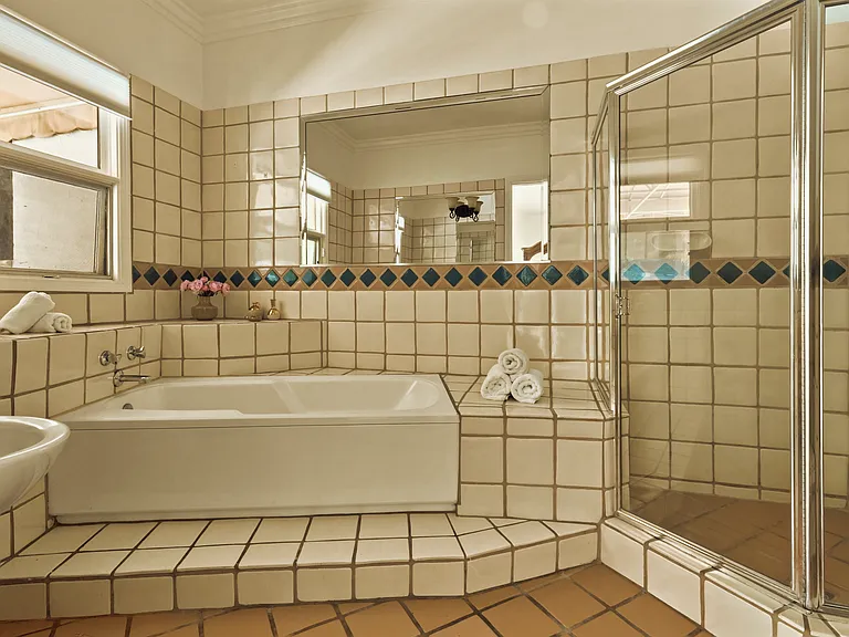 3780 Multiview Dr — Photo 24