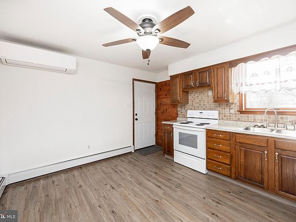 5th image of 706 W 7th Ave