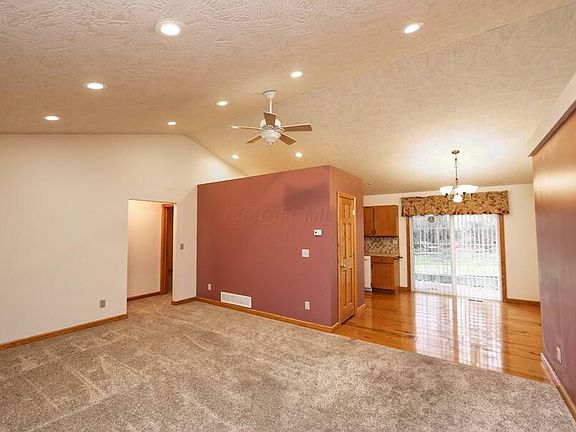 2nd image of 18 Brook Run Ct