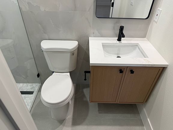 4th image of 3901 Treasure Cir #1