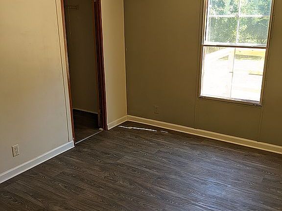 4th image of 4005 Jones Street Ext