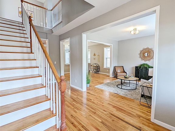2nd image of 4562 Washington Ave