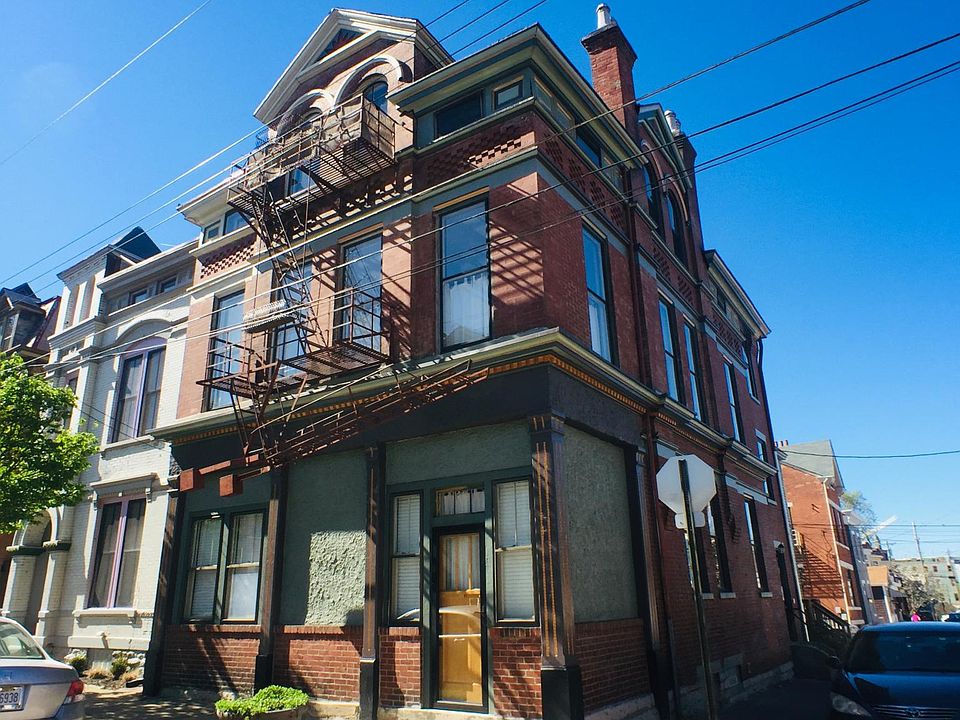 Building located 1 block from Mainstrasse Village