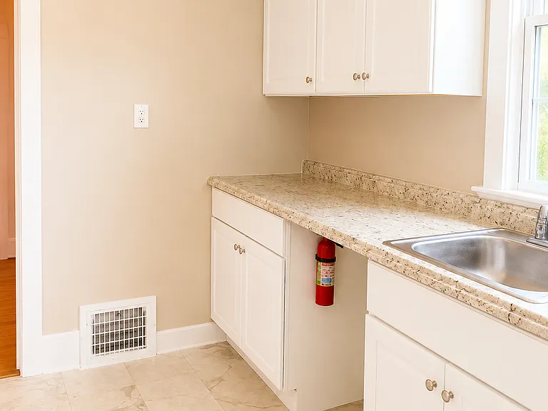 714 W Liberty St #3 — Photo 10