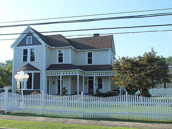 2nd image of 525 2nd St