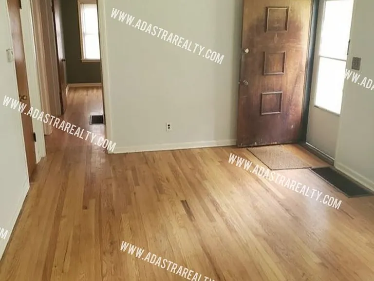 9203 Vaughn Ave — Photo 6
