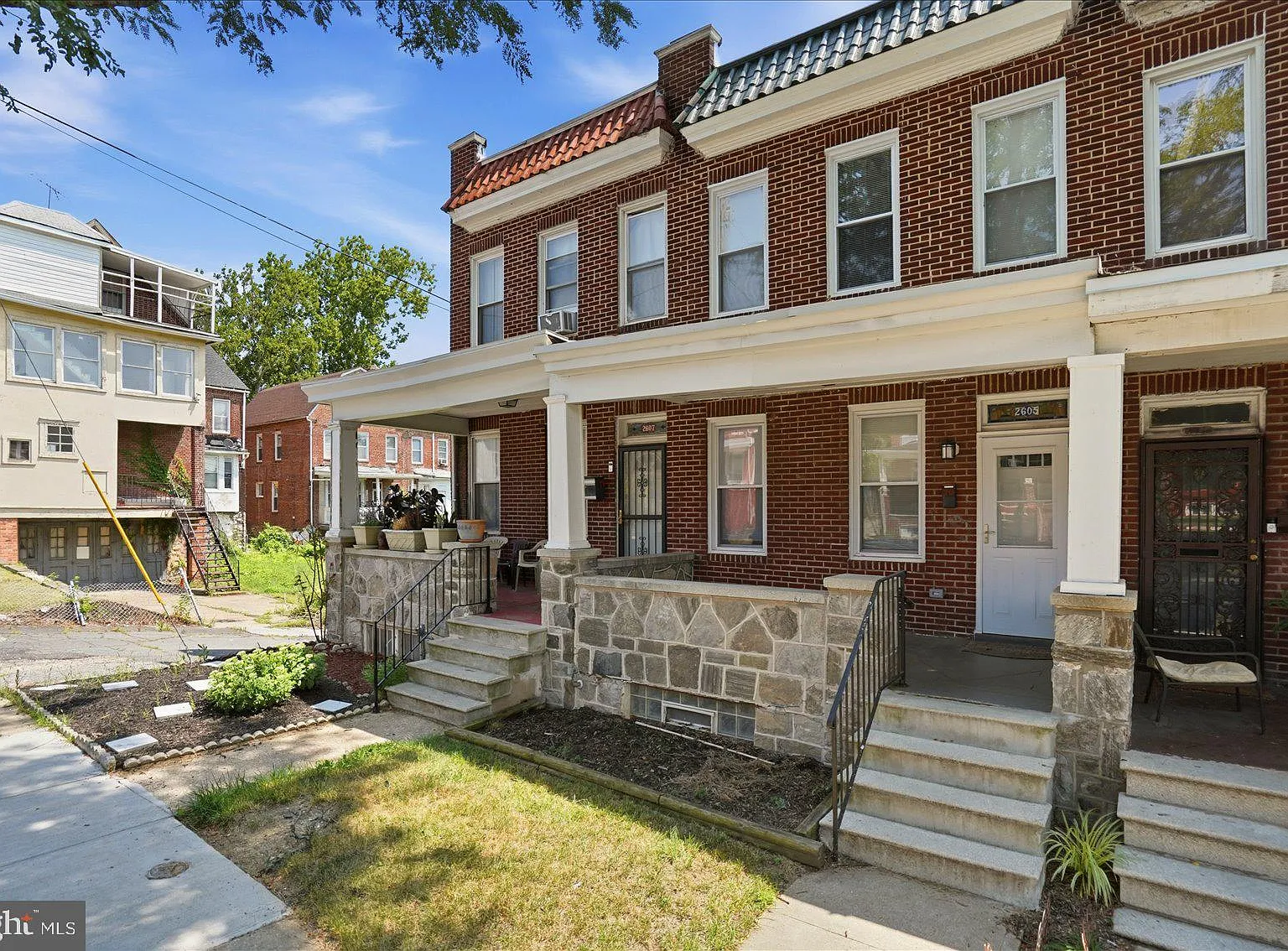 3 bed, 1.5 bath, 1596 sqft, $1,800 — Photo 1