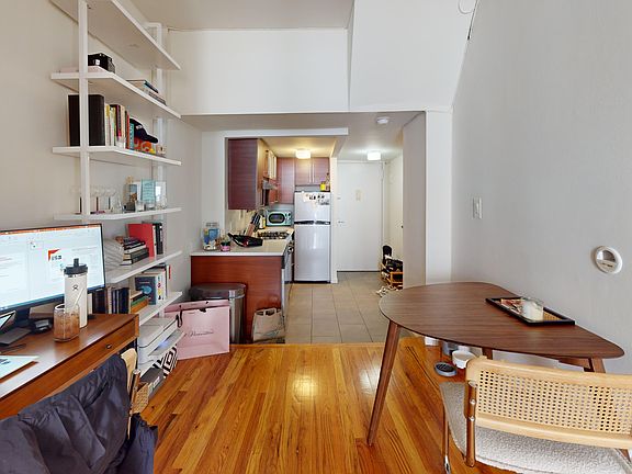3rd image of 184 Thompson St APT 2G