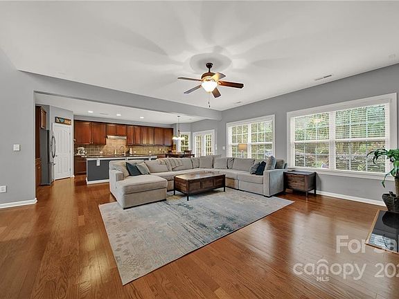 5th image of 1820 Still Water Ln