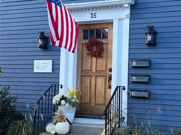 35 Elm St #2, Newport, RI 02840
