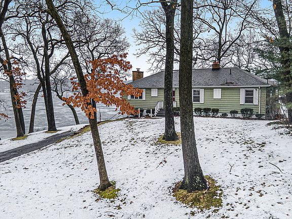 5th image of 594 Sylvan Dr