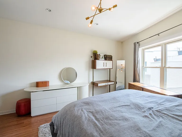 1834 Poplar St #2 — Photo 11