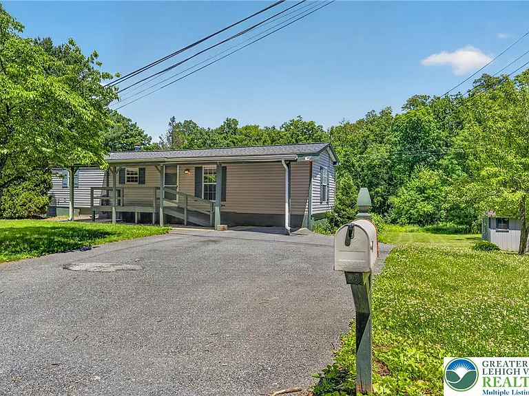 2674 Williams Rd — Photo 2