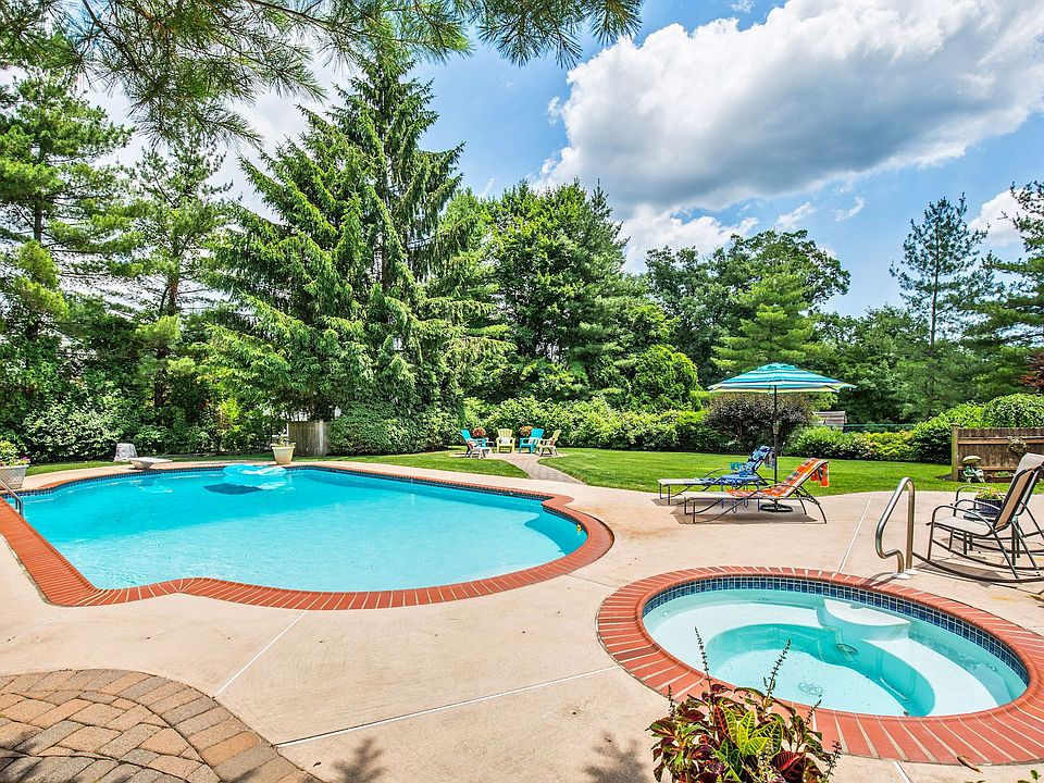 1st image of 35 Cunningham Dr