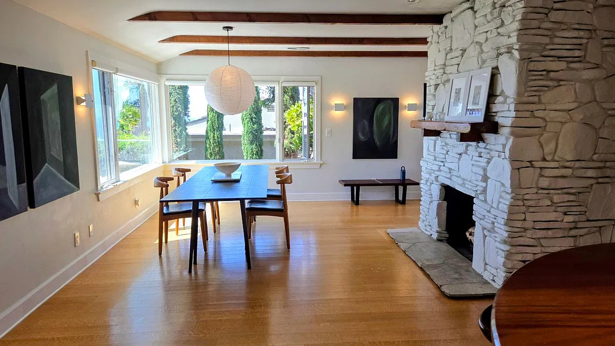3 bed, 2.0 bath, 1543 sqft, $9,000 — Photo 2