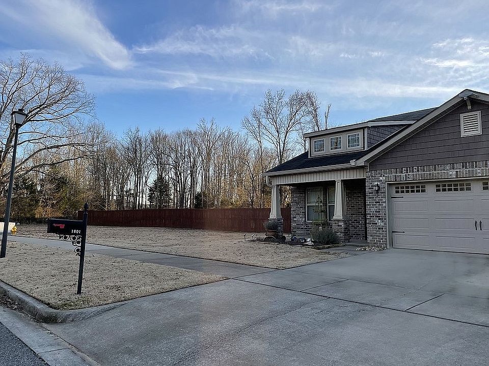 2nd image of 1801 Clayton Cove Dr NW