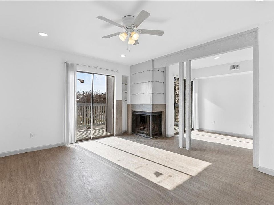 Beautiful family room with fire place