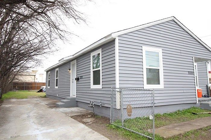 1st image of 2221 Houston St