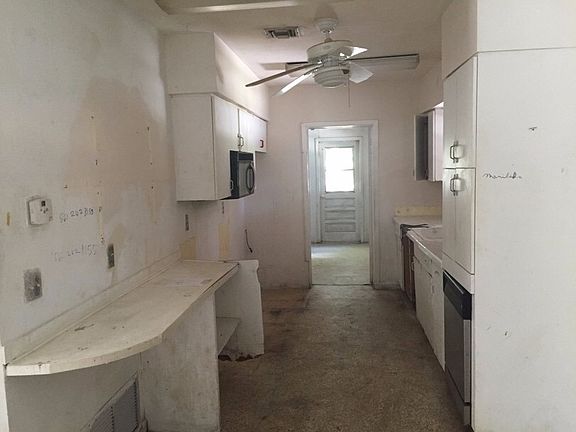 3rd image of 1235 NE 138th St