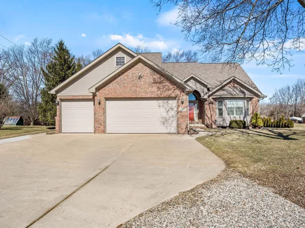 9388 Dixon Rd, Monroe, MI 48161