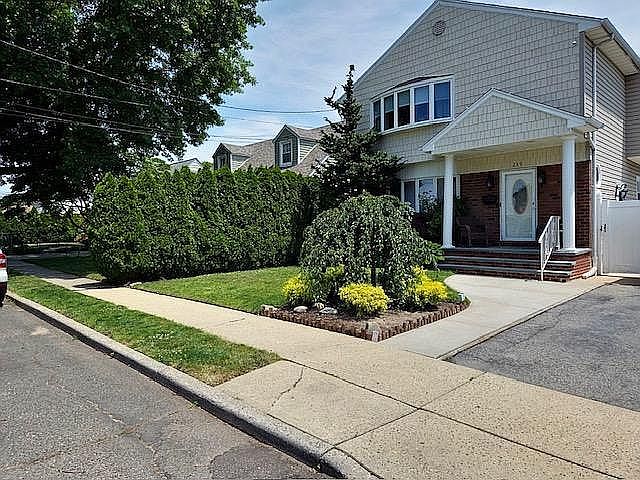1st image of 249 Hunnewell Ave