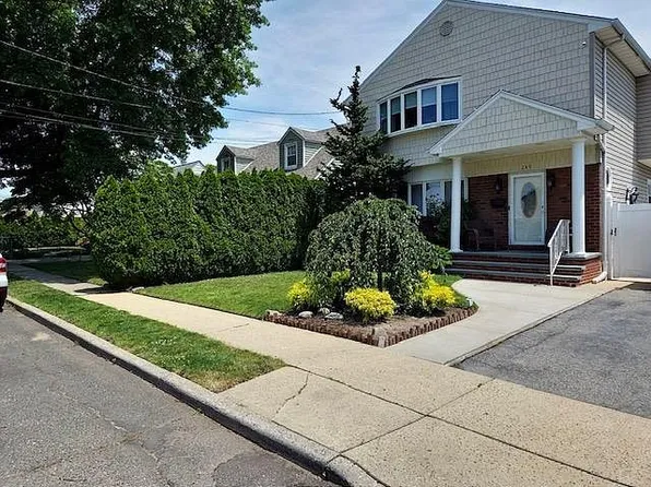 249 Hunnewell Ave, Elmont, NY 11003