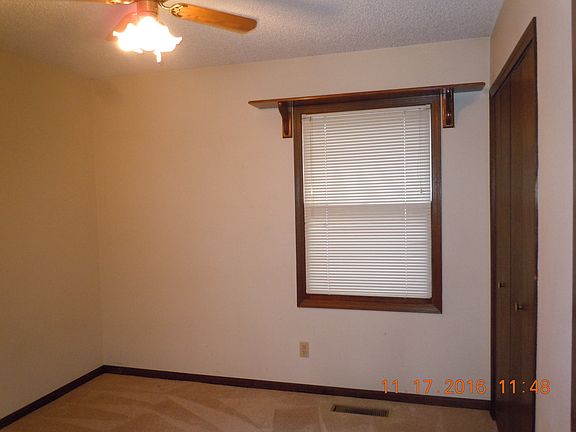 5th image of 1604 Woodbine Cir S
