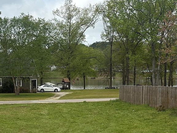 3rd image of 522 Burton Creekside Rd