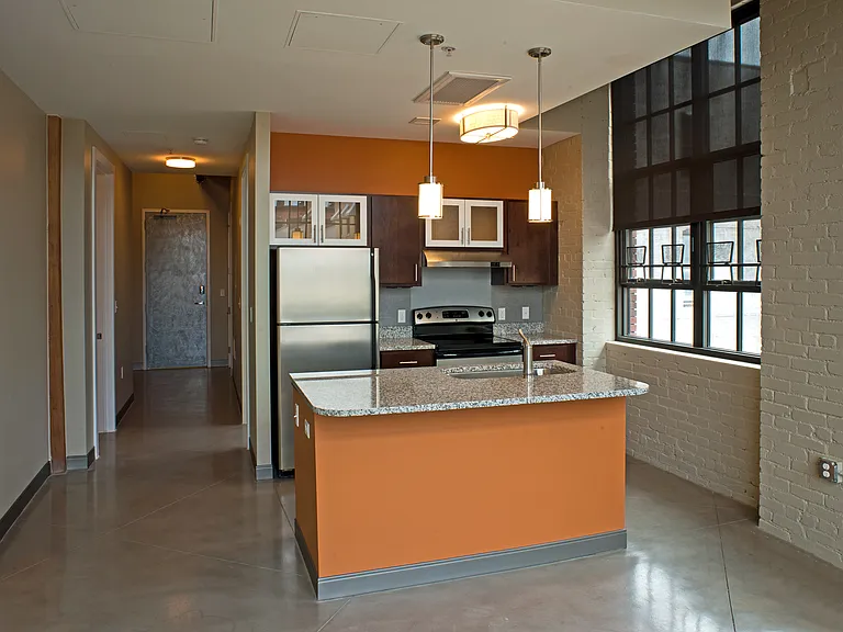 Serrano Lofts — Photo 28