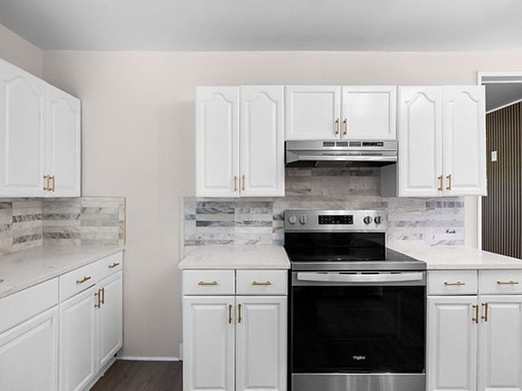 5th image of 7 Coville Dr