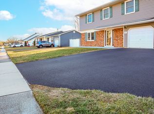 20 Pepperridge Rd, Howell, NJ 07731