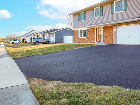 20 Pepperridge Rd, Howell, NJ 07731