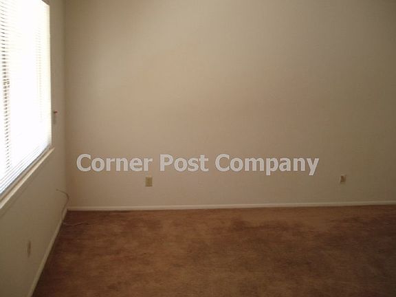 3rd image of 520 Palomas Dr SE APT B