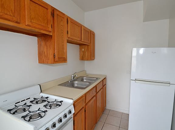 3rd image of 4614 N Paulina St #Ua207