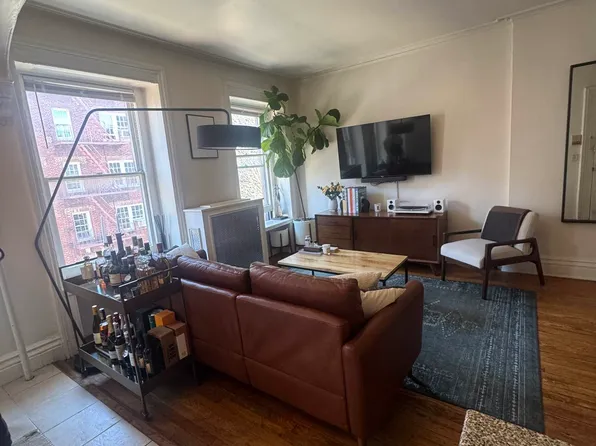 94 Hicks Street image 1 of 8