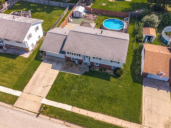 4th image of 204 Rebecca Ln