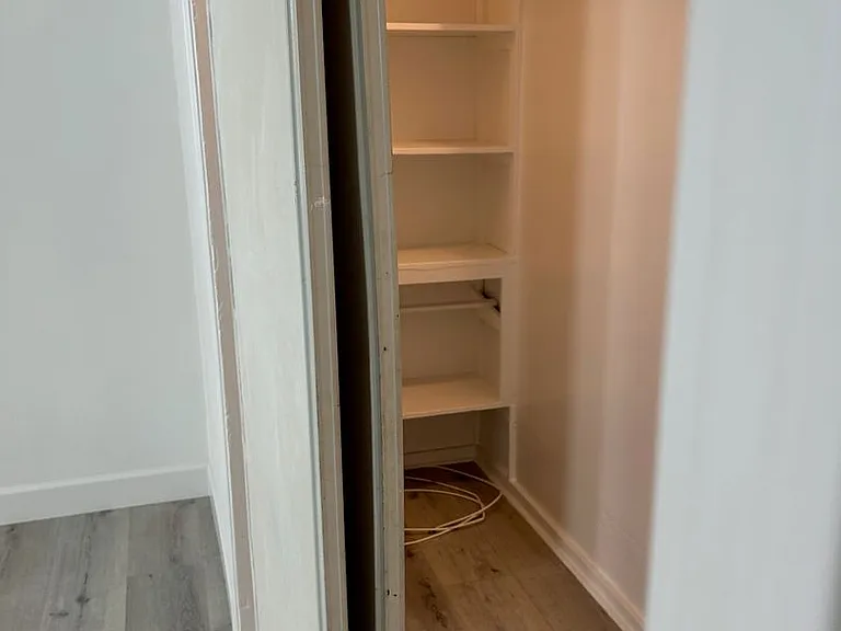 845 S Normandie Ave — Photo 3