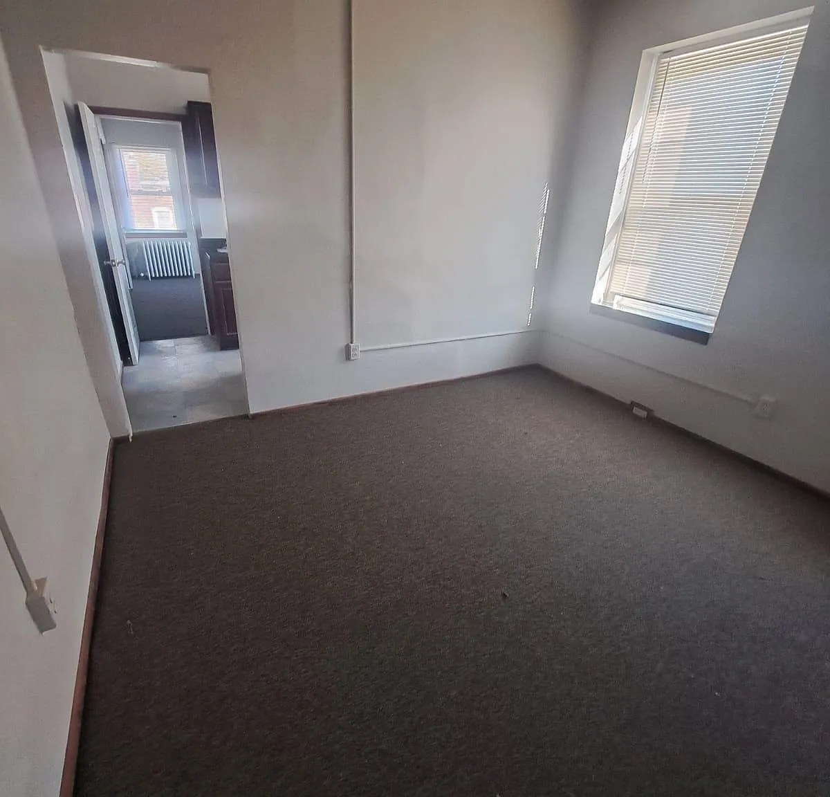 4617 Wayne Ave — Photo 3