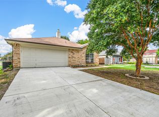 1211 Smith Dr, Cedar Hill, TX 75104