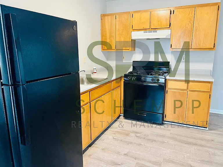 200 N 18th St #4 — Photo 4
