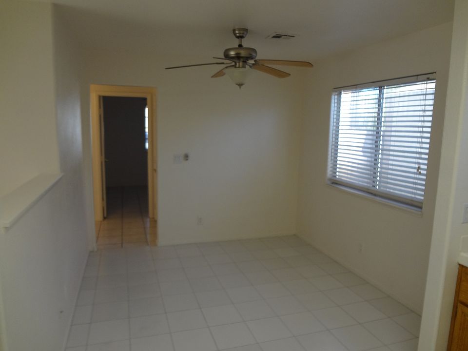 1st image of 2756 Woodbine Ave