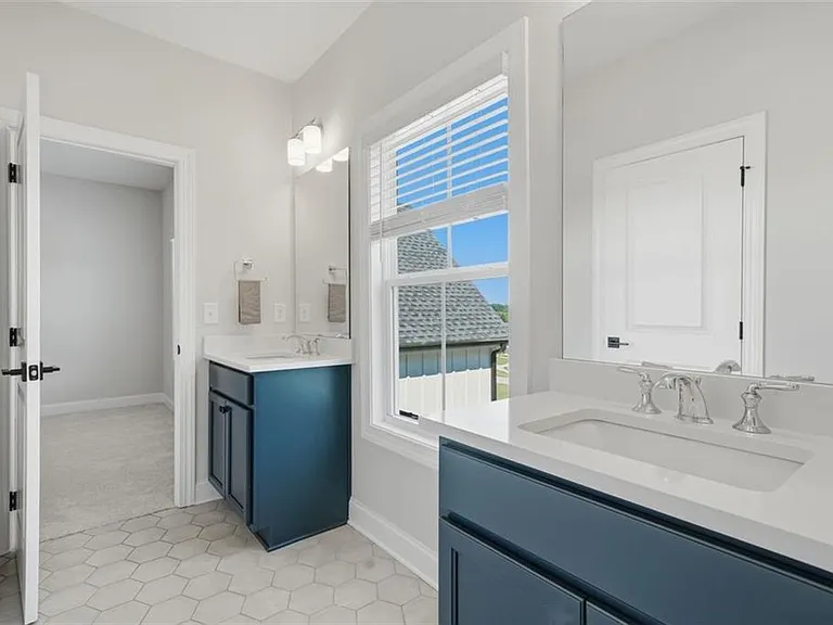 401 Oakleigh Ave — Photo 24