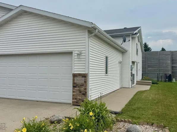 2608 Brookdale Rd, Moorhead, MN 56560