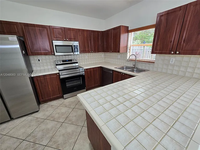 14758 SW 9th Ln — Photo 8
