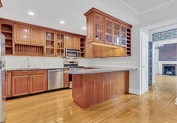 4th image of 579 5th Ave #2