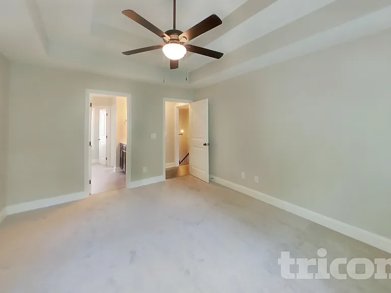 492 Woodtrace Dr — Photo 4